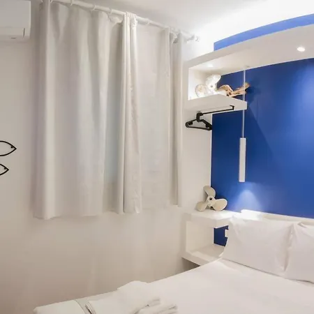 Victorian Elegance, Athens' Hidden Gem, 6br , 30sec To Metro , Ac , Netflix * Athens
